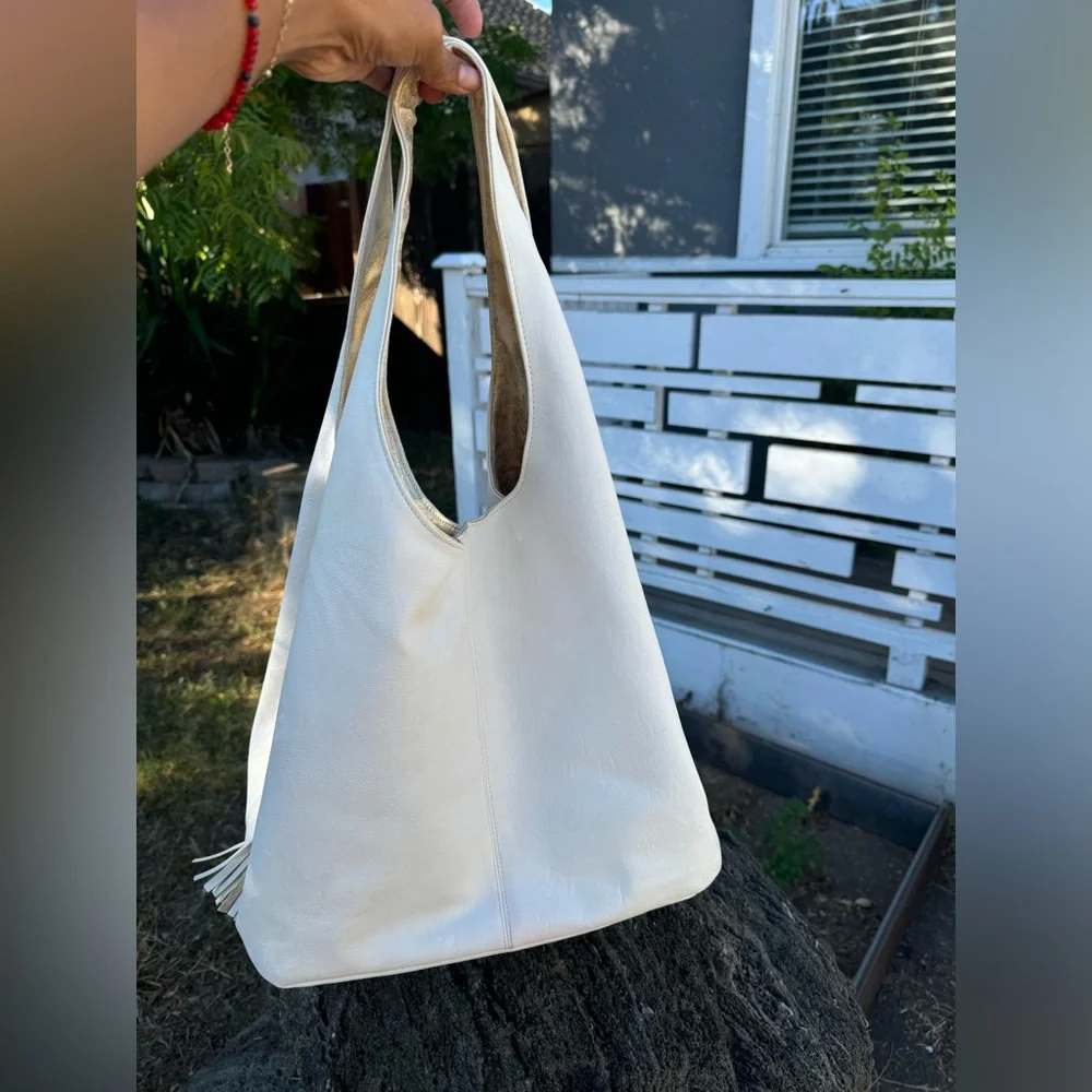 SOLD-New York & company white tote shoulder handbag